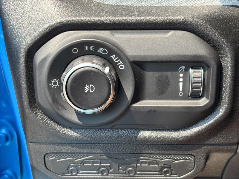 Jeep Wrangler Vehicle Full-screen Gallery Image 11