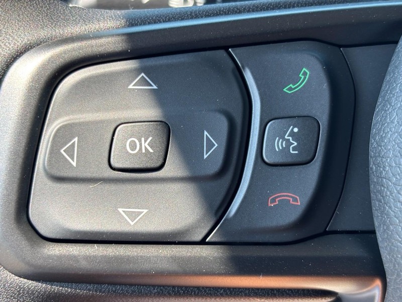 Jeep Wrangler Vehicle Full-screen Gallery Image 12