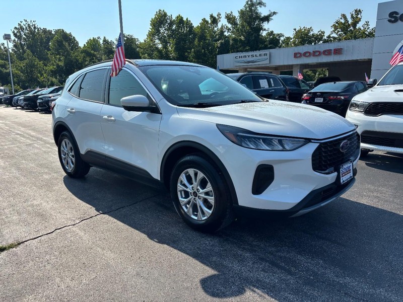 Ford Escape Vehicle Full-screen Gallery Image 02