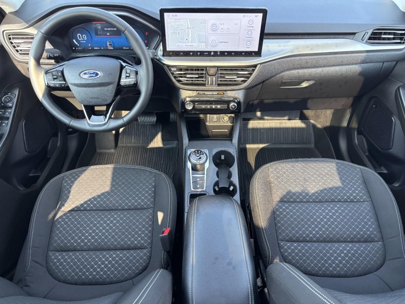 Ford Escape Vehicle Full-screen Gallery Image 11