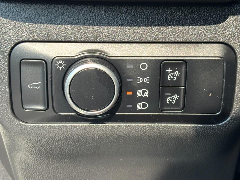 Ford Escape Vehicle Full-screen Gallery Image 16