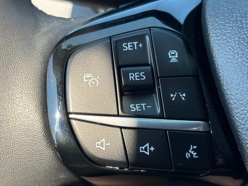 Ford Escape Vehicle Full-screen Gallery Image 17