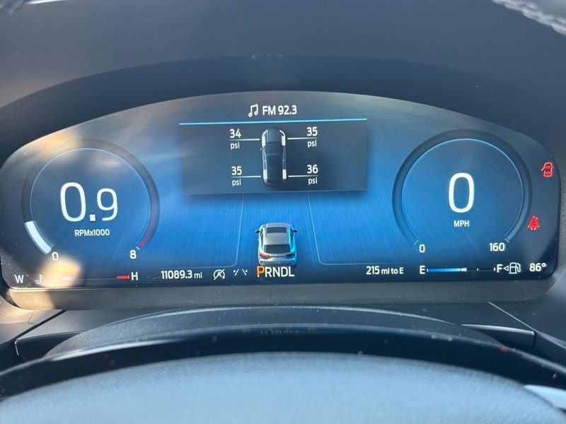 Ford Escape Vehicle Full-screen Gallery Image 19