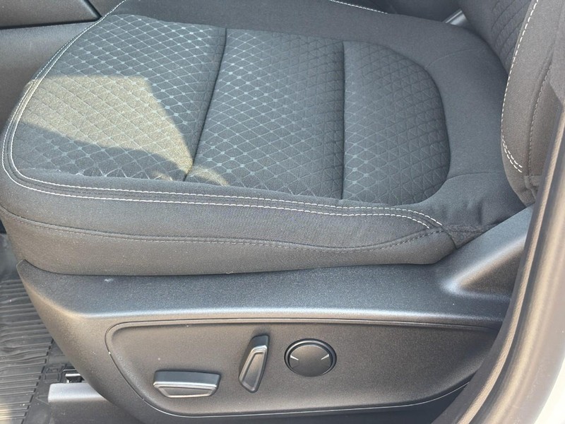 Ford Escape Vehicle Full-screen Gallery Image 26