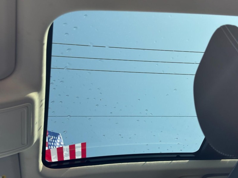 Ford Escape Vehicle Full-screen Gallery Image 27