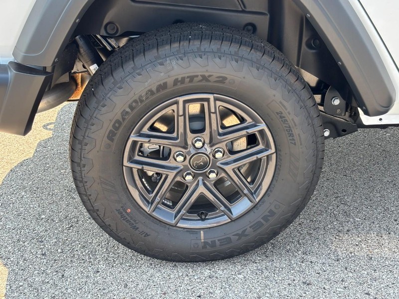 Jeep Wrangler Vehicle Full-screen Gallery Image 04