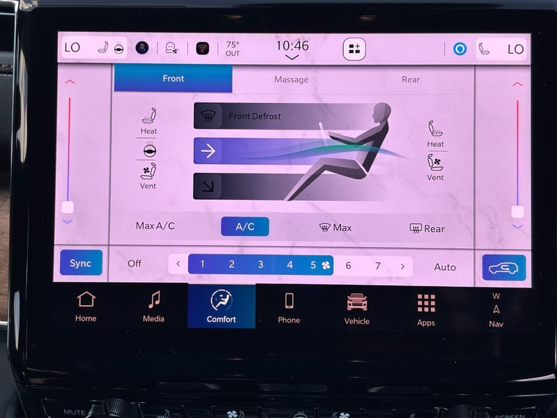 Jeep Grand Cherokee Vehicle Full-screen Gallery Image 08