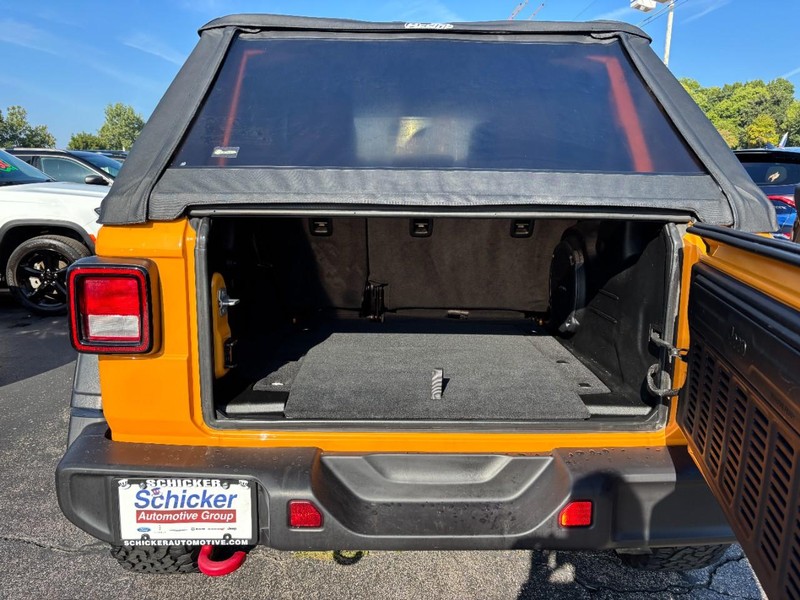 Jeep Wrangler Vehicle Full-screen Gallery Image 04