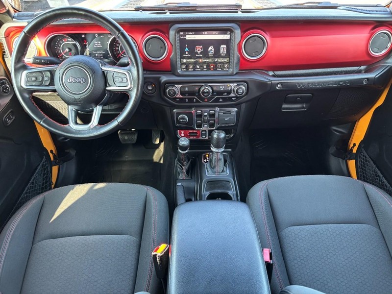 Jeep Wrangler Vehicle Full-screen Gallery Image 11