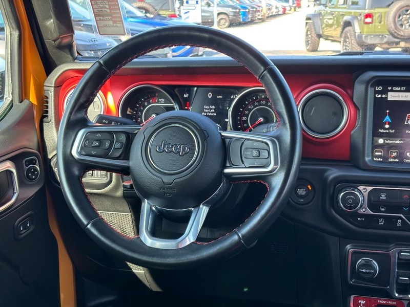 Jeep Wrangler Vehicle Full-screen Gallery Image 12