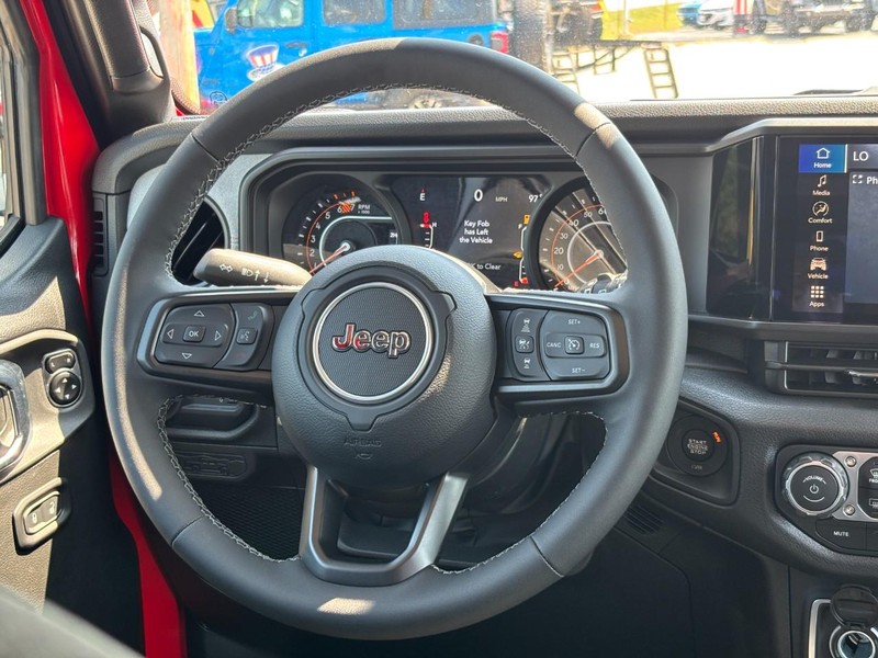 Jeep Wrangler Vehicle Full-screen Gallery Image 08