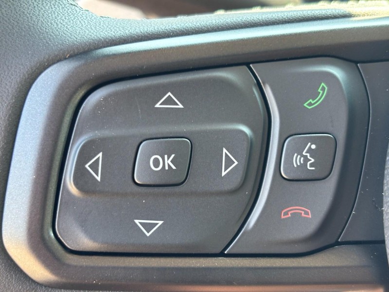 Jeep Wrangler Vehicle Full-screen Gallery Image 13