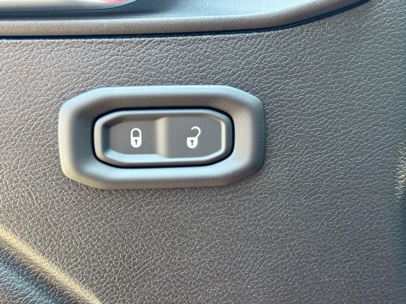 Jeep Wrangler Vehicle Full-screen Gallery Image 20