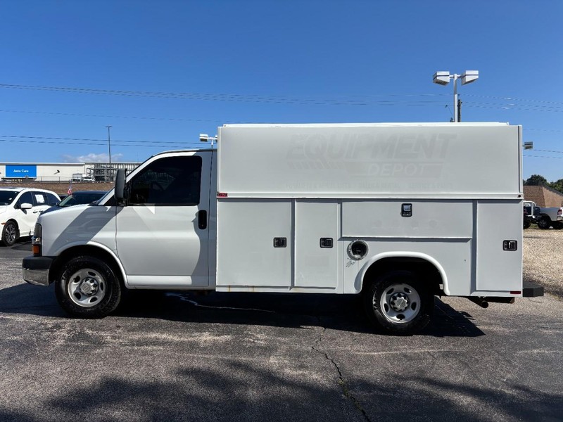 Chevrolet Express Commercial Cutaway Vehicle Full-screen Gallery Image 06