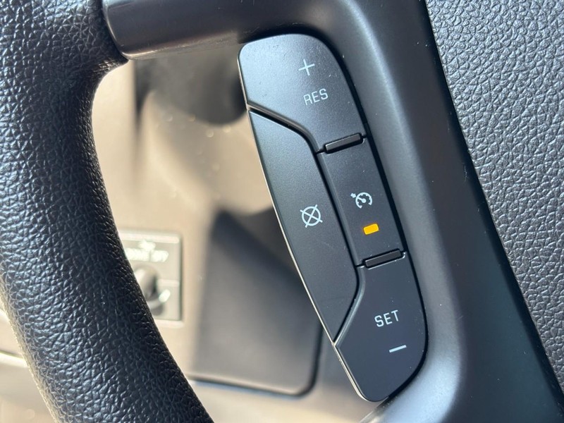 Chevrolet Express Commercial Cutaway Vehicle Full-screen Gallery Image 13