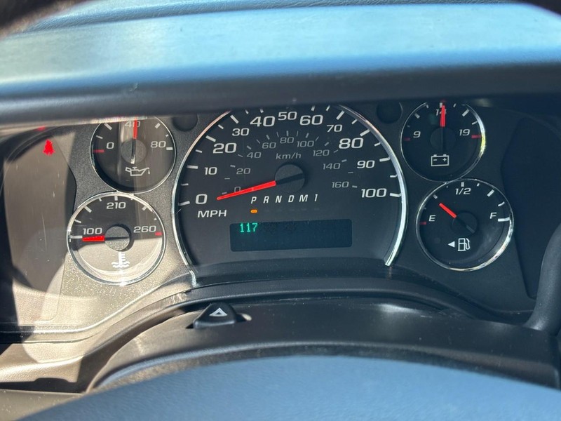 Chevrolet Express Commercial Cutaway Vehicle Full-screen Gallery Image 14