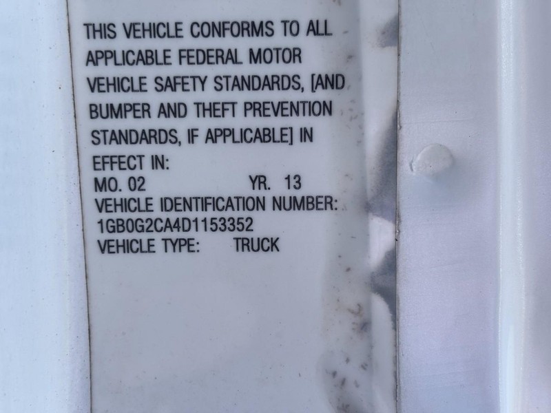 Chevrolet Express Commercial Cutaway Vehicle Full-screen Gallery Image 20