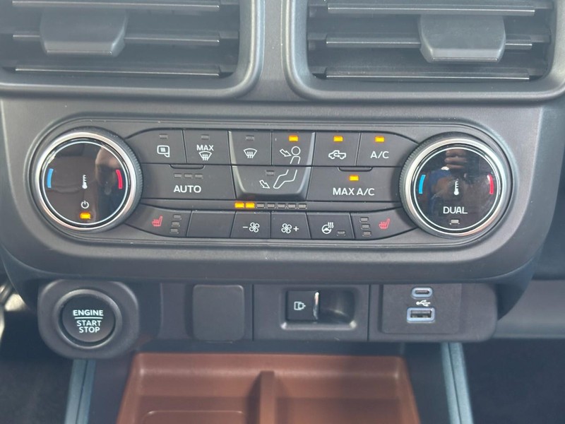 Ford Maverick Vehicle Full-screen Gallery Image 14