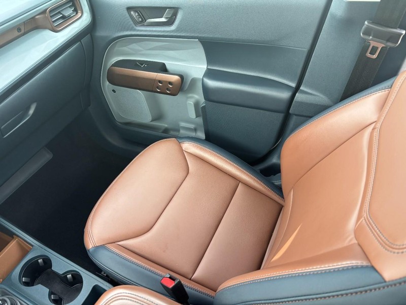 Ford Maverick Vehicle Full-screen Gallery Image 15