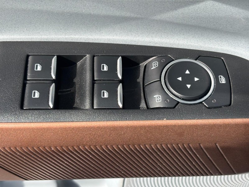 Ford Maverick Vehicle Full-screen Gallery Image 24