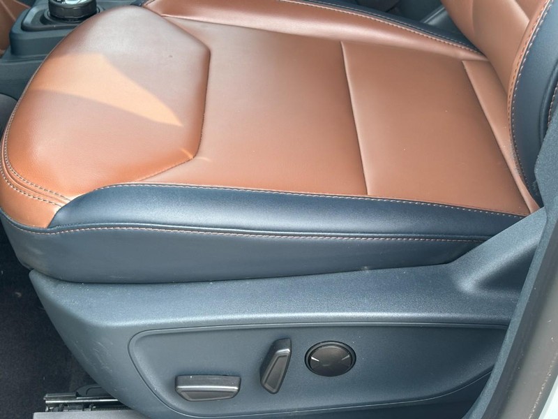 Ford Maverick Vehicle Full-screen Gallery Image 26