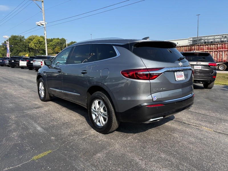 Buick Enclave Vehicle Full-screen Gallery Image 06