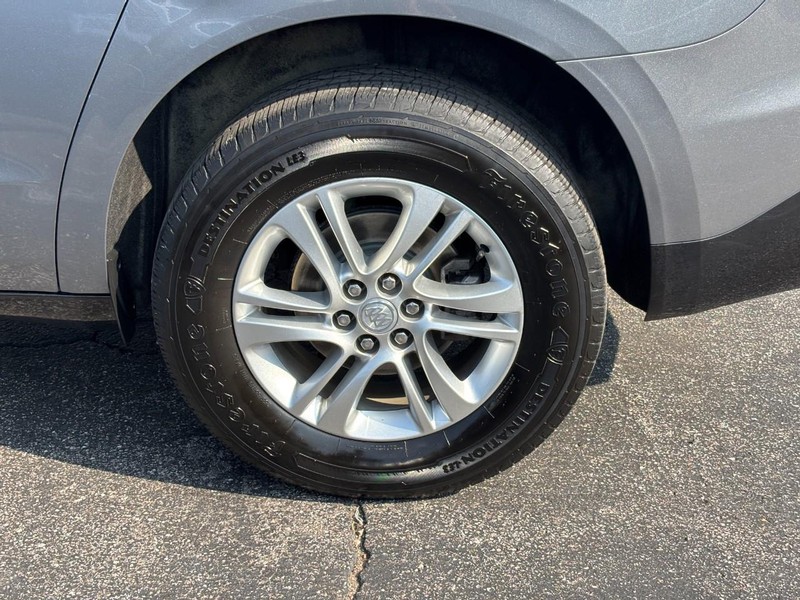 Buick Enclave Vehicle Full-screen Gallery Image 07