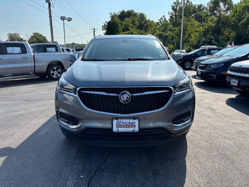 Buick Enclave Vehicle Full-screen Gallery Image 09