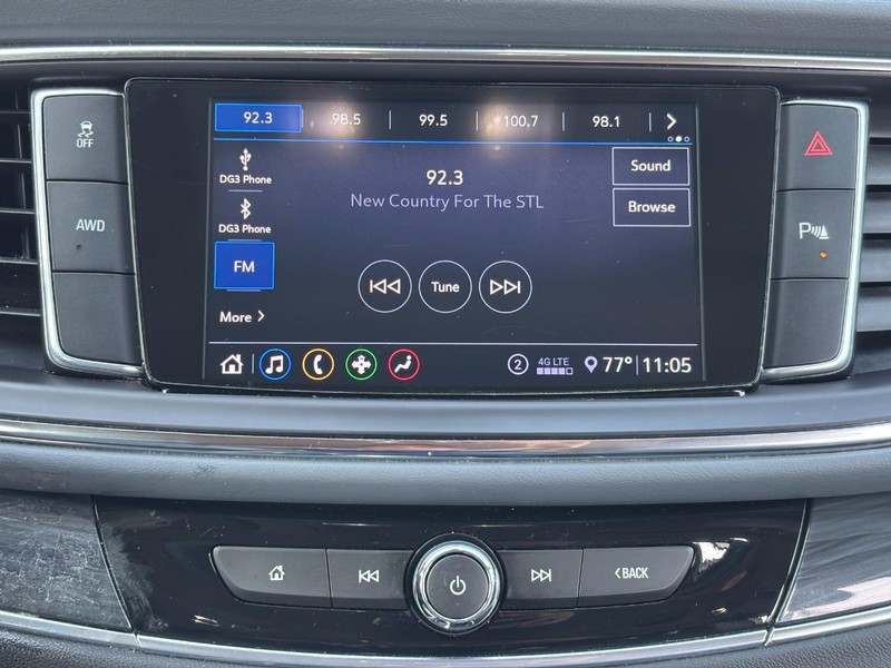 Buick Enclave Vehicle Full-screen Gallery Image 14