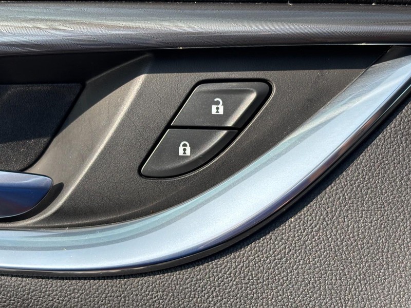 Buick Enclave Vehicle Full-screen Gallery Image 25