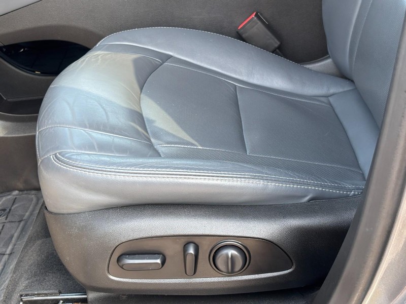 Buick Enclave Vehicle Full-screen Gallery Image 26