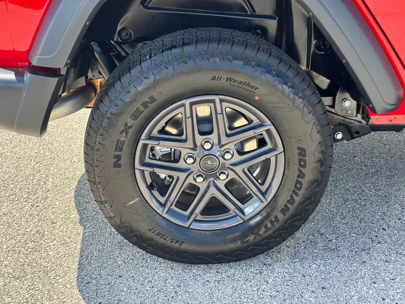 Jeep Wrangler Vehicle Full-screen Gallery Image 04