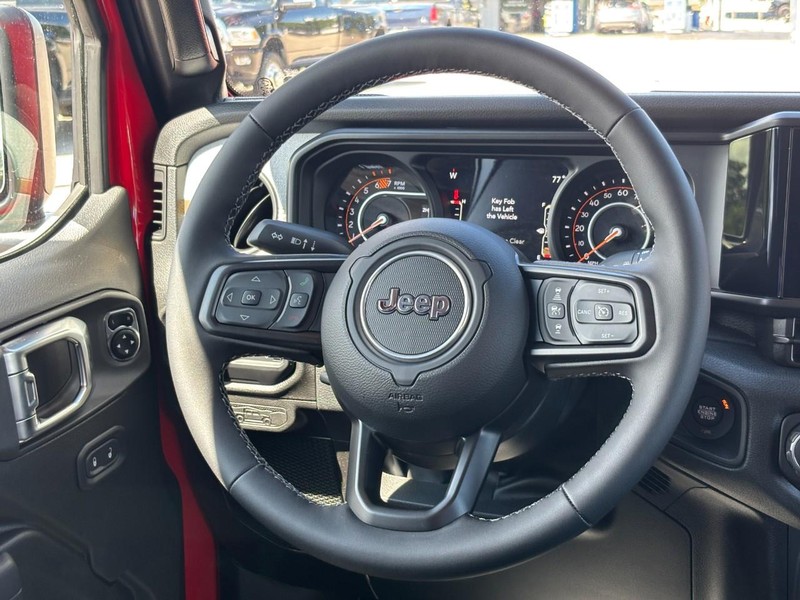 Jeep Wrangler Vehicle Full-screen Gallery Image 07