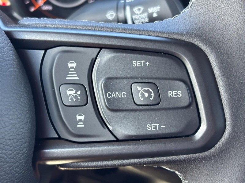 Jeep Wrangler Vehicle Full-screen Gallery Image 13