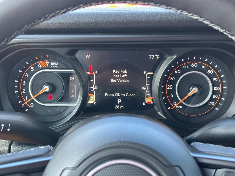 Jeep Wrangler Vehicle Full-screen Gallery Image 14