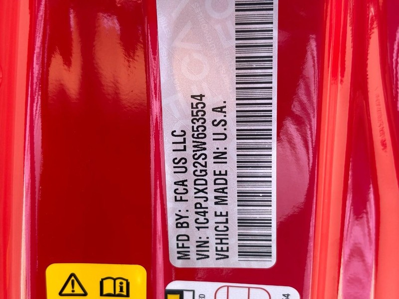 Jeep Wrangler Vehicle Full-screen Gallery Image 20