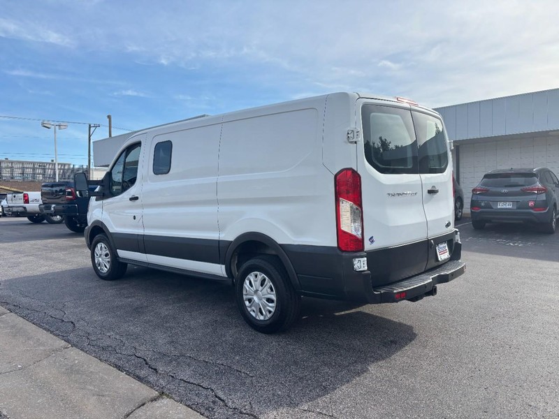 Ford Transit Van Vehicle Full-screen Gallery Image 06