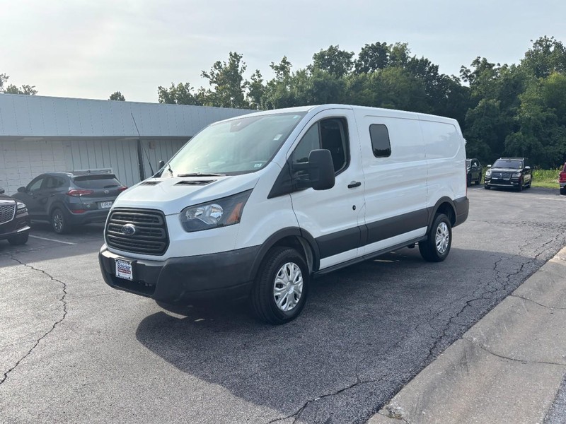 Ford Transit Van Vehicle Full-screen Gallery Image 08