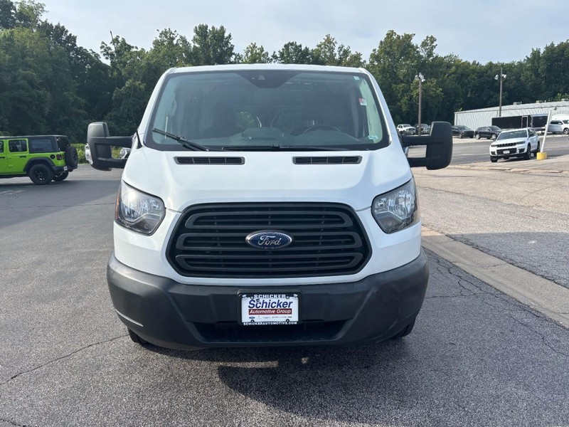 Ford Transit Van Vehicle Full-screen Gallery Image 09