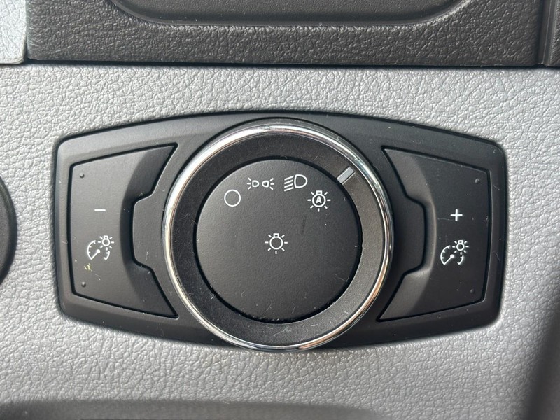 Ford Transit Van Vehicle Full-screen Gallery Image 11