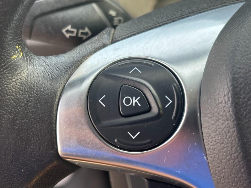 Ford Transit Van Vehicle Full-screen Gallery Image 12