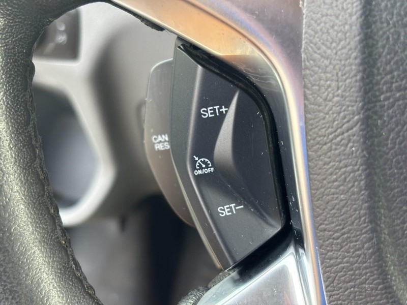 Ford Transit Van Vehicle Full-screen Gallery Image 13