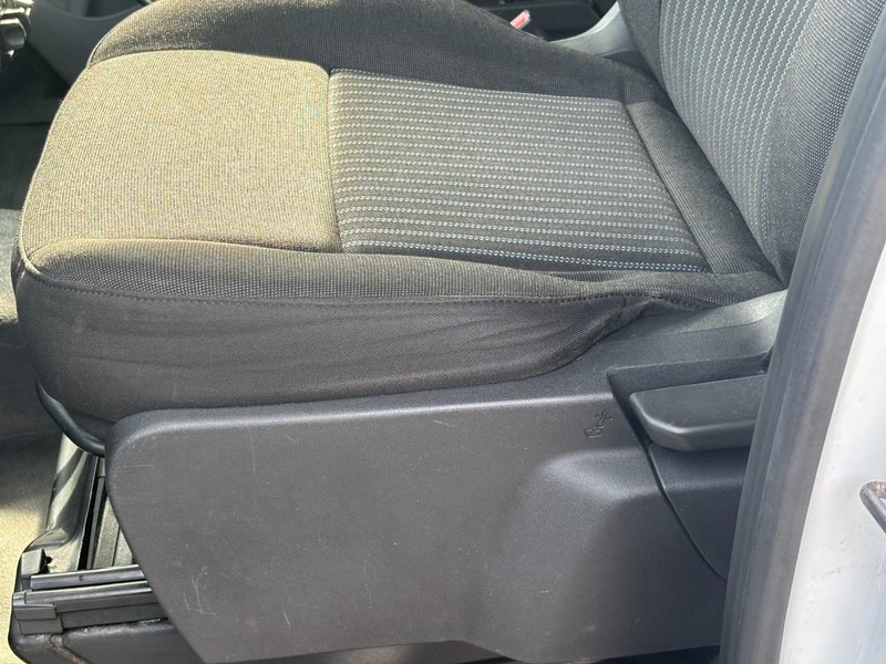 Ford Transit Van Vehicle Full-screen Gallery Image 19