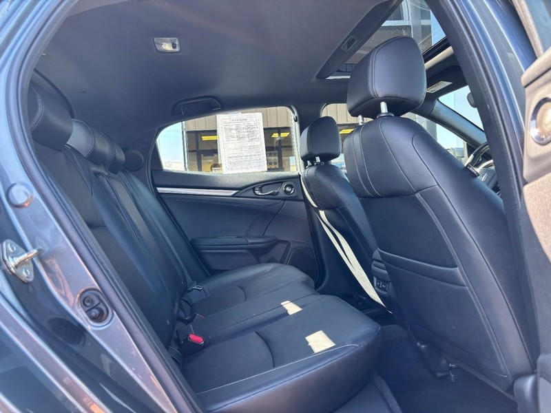 Honda Civic Hatchback Vehicle Full-screen Gallery Image 10