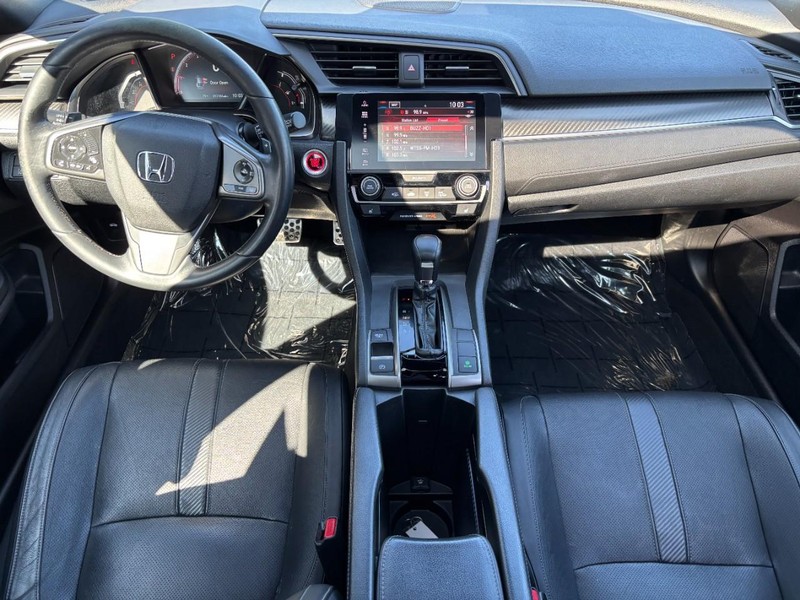 Honda Civic Hatchback Vehicle Full-screen Gallery Image 11