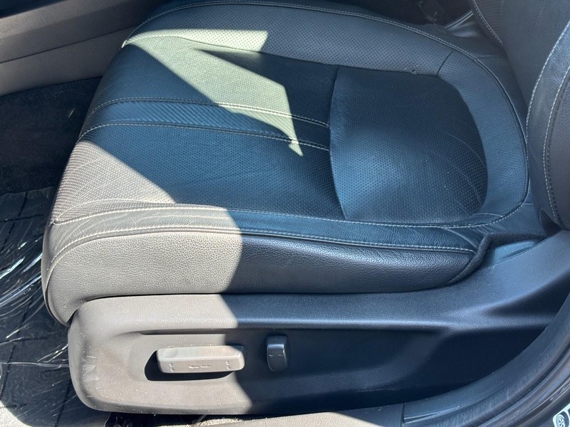 Honda Civic Hatchback Vehicle Full-screen Gallery Image 22