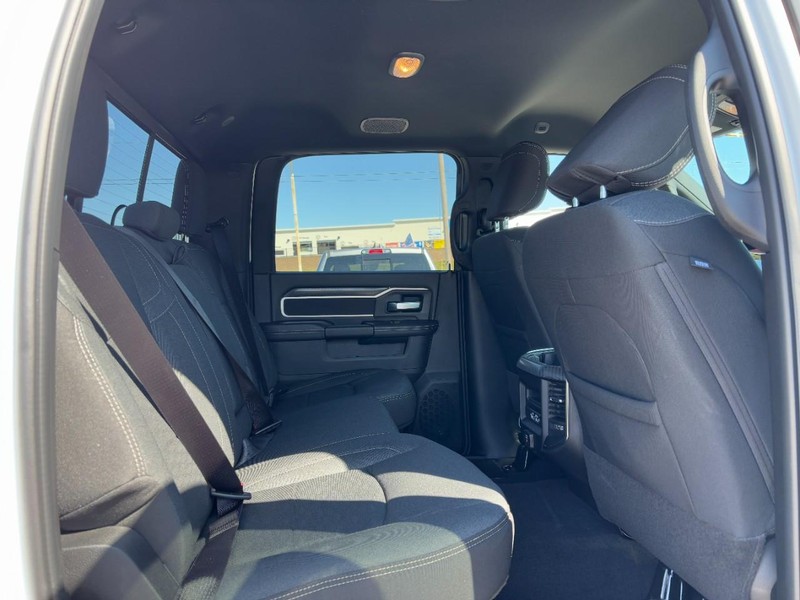 Ram 2500 Vehicle Full-screen Gallery Image 05