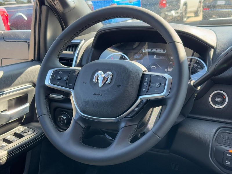 Ram 2500 Vehicle Full-screen Gallery Image 07