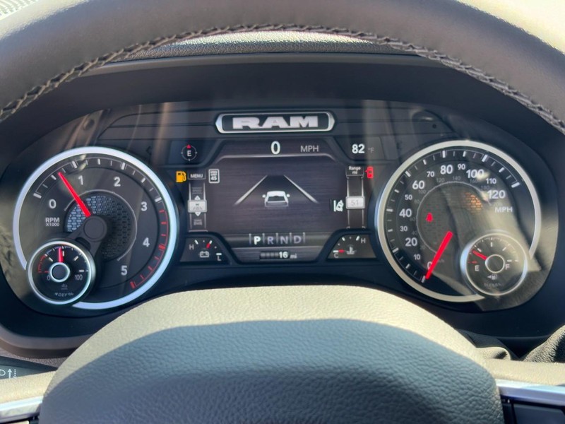 Ram 2500 Vehicle Full-screen Gallery Image 13