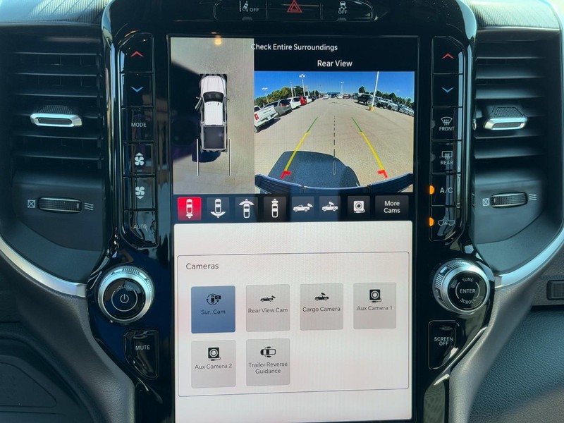 Ram 2500 Vehicle Full-screen Gallery Image 15